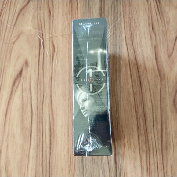The X-Files Complete First Season, Brand New, 2000, Read Description - Picture 4 of 5